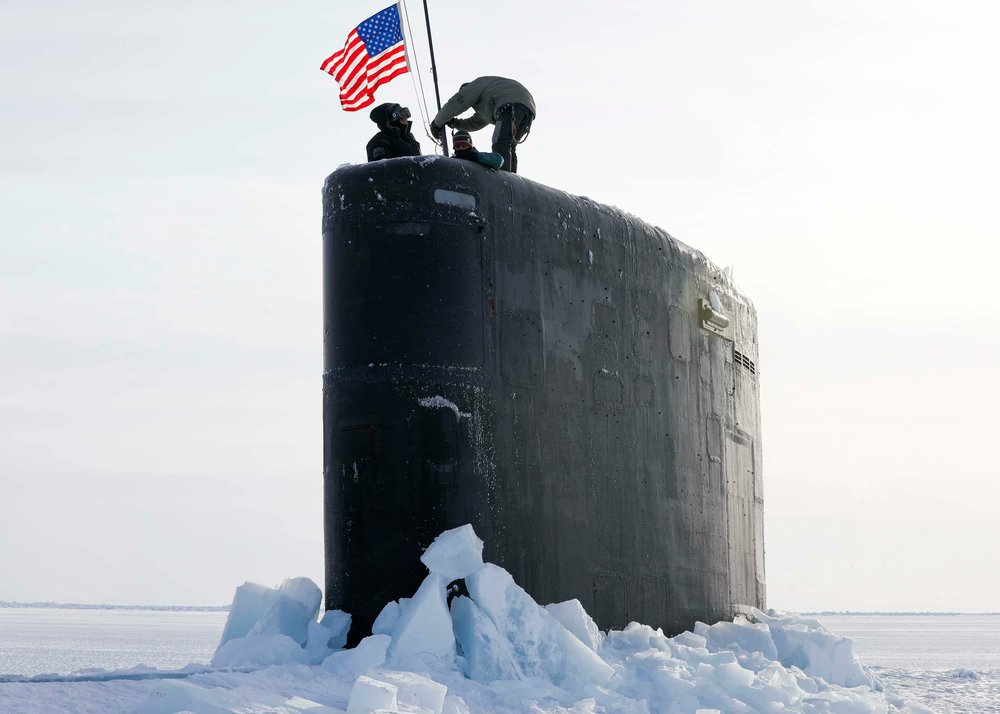 SUBMARINOS DOS EUA ROMPEM GELO ÁRTICO NA “ICE CAMP 2024”
👉estrategiaglobal.blog.br/2024/03/submar…
#artico #Icex #IceCamp2024 #USNavy #USSubmarines #USSHampton #SSN767 #losangelesclass