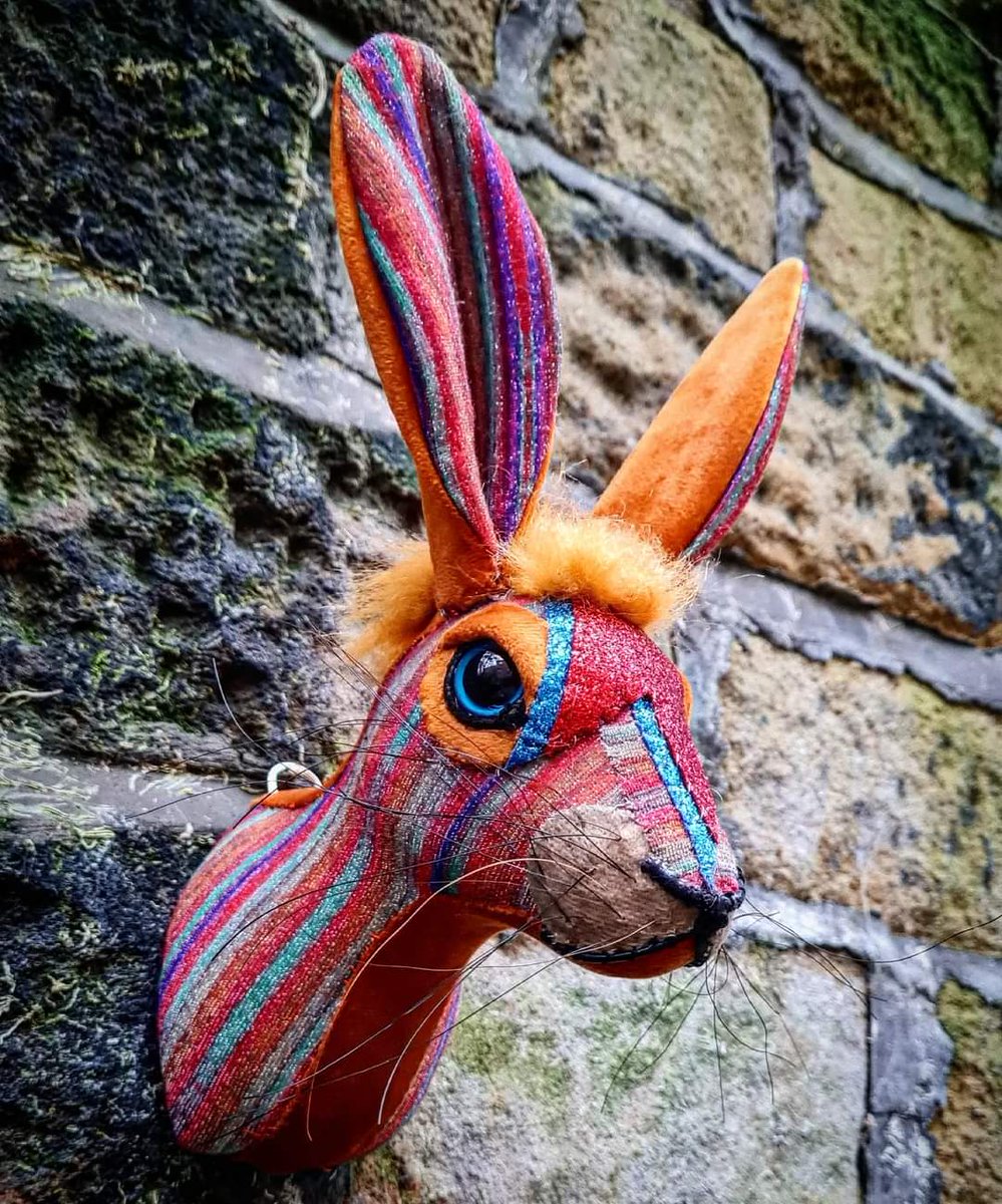 Jaynetunners's tweet photo. Ziggy Haredust is back in stock ➡️https://t.co/XkFJE87qzV⬅️
He's A Lapin Sane!
⚡️🪡🧵🐰
#ziggystardust #Bowie #DavidBowie #davidbowiehare #ziggyharedust #alapinsane #aladdinsane #craftedcreatures #70sinteriors #1970s #bowieinspired #harehead #bowiebunny https://t.co/jAANZkGwMZ