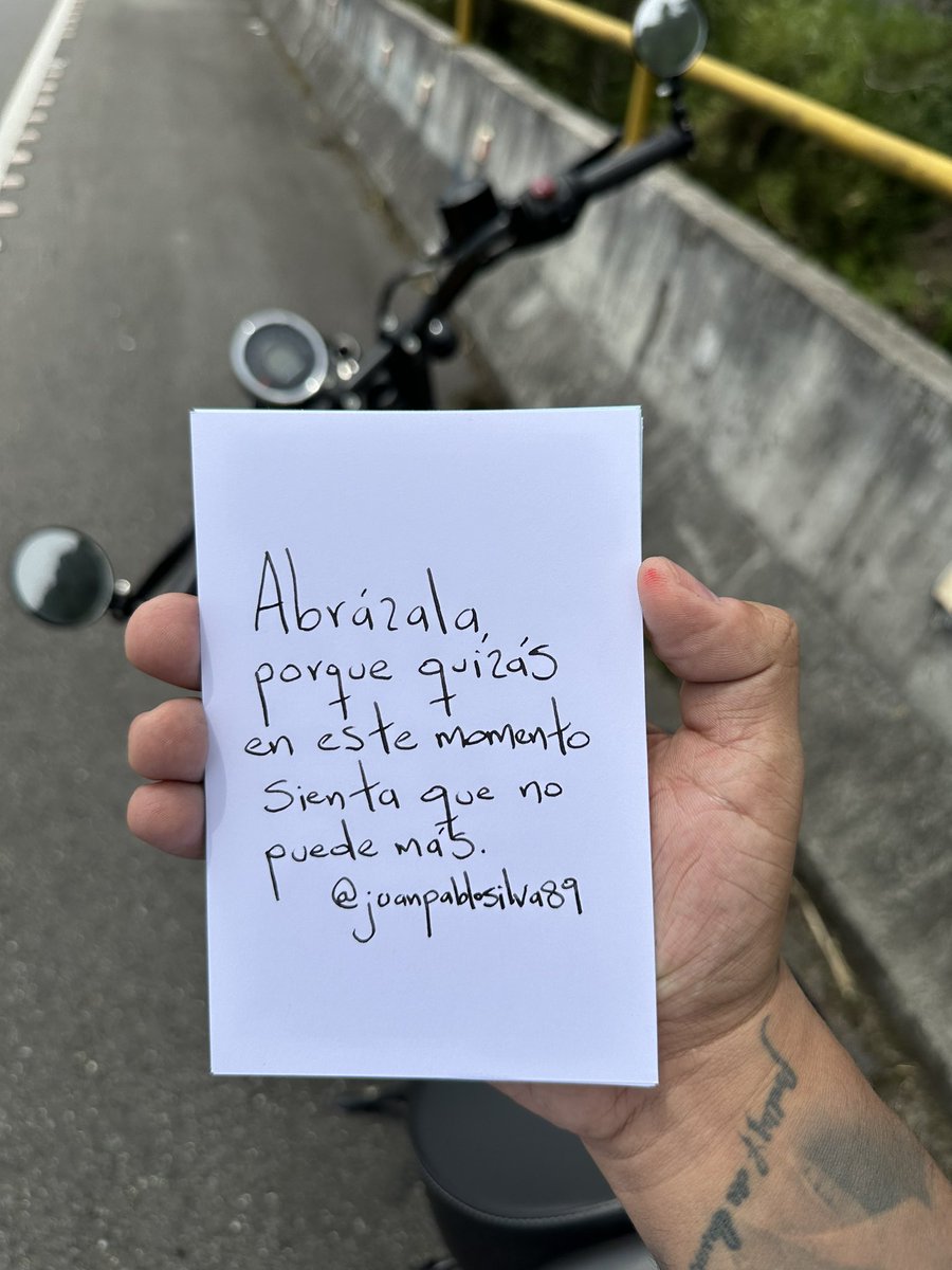 JuanPaSilva07's tweet photo. Abrázala, lo necesita…❤️‍🩹 https://t.co/D8F56XWYkZ