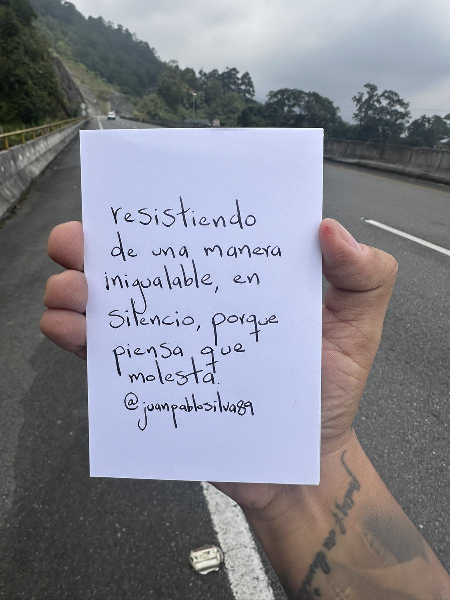 JuanPaSilva07's tweet photo. Abrázala, lo necesita…❤️‍🩹 https://t.co/D8F56XWYkZ