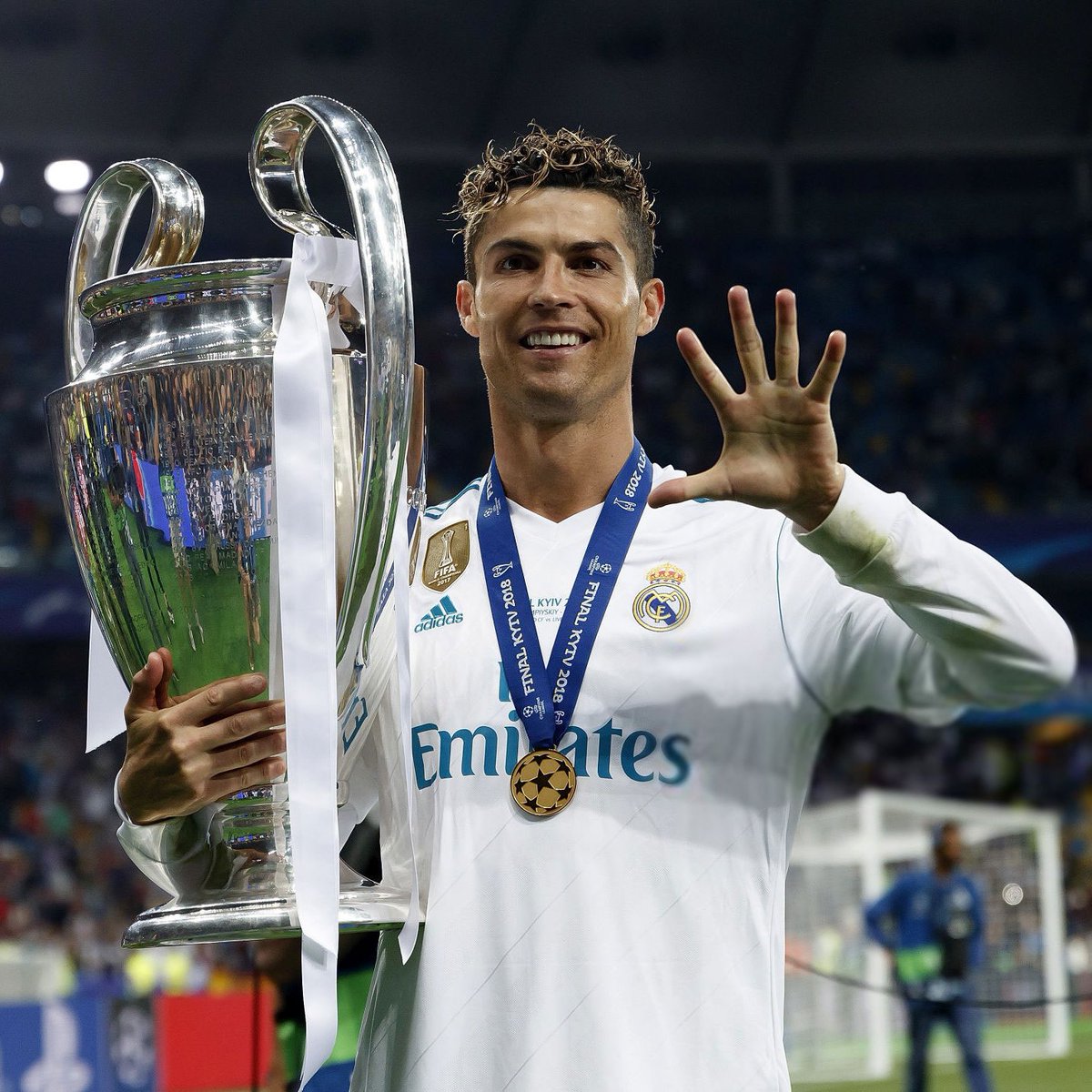 _ScorpioJnr's tweet photo. Name of top 10 footballers of all times 🦶⚽🥅
#Oscars2024 #WhatsApp #masongreenwood #petermunya #evanskosgei #simps #Dollar
1. Cristiano Ronaldo https://t.co/VijtMDyGvy