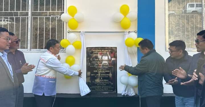 libang_alo's tweet photo. Inaugurated the Panchayat Bhawan-cum-Common Service Centre Tom-Miya Panchayat, #ResidentialSchoolBuilding at ME School, Kugi-Tago & New School Building of #UpperPrimarySchool, Tom & laid foundation stone for a New Road Project-PMGSY Road at Lower Subansiri & Kiye Panyor Dist, 1/2 https://t.co/FRg4KGmAQv