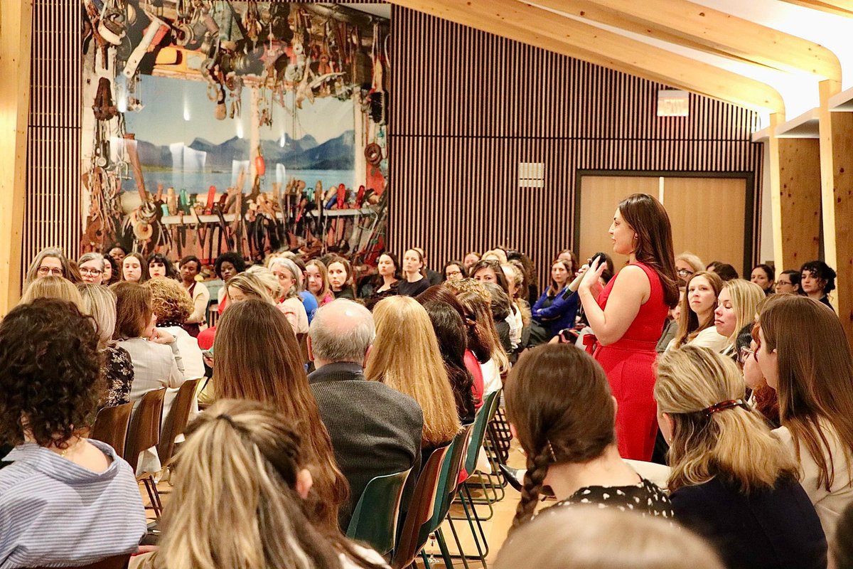 On Friday, @NorwayAmbUSA 🇳🇴, @OMarkarova 🇺🇦, and our phenomenal panelists – @ConStelz, @melindaharing, and Sonata Coulter – tackled 'Creating a More Secure World' with @CBSNews' @Olivia_Gazis moderating at our #IWD event with @wfpg.