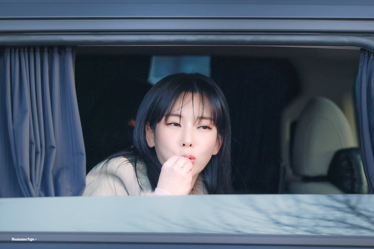 Summer_Ago's tweet photo. 240309 3DIVA 콘서트 퇴근길
#정선아 #정썸머 #썸머 #郑善雅 #JeongSunAh https://t.co/YxA4rLZ25r