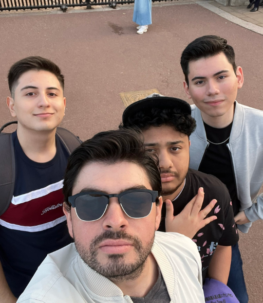 JakeSucky's tweet image. The ONLY team in the Top 10 of ALGS without Org support is the all Mexican Apex roster of Legacy, already qualified for the first Major LAN of the year and looking nuts

CAN SOMEONE SHOW UP AND SIGN THESE GUYS