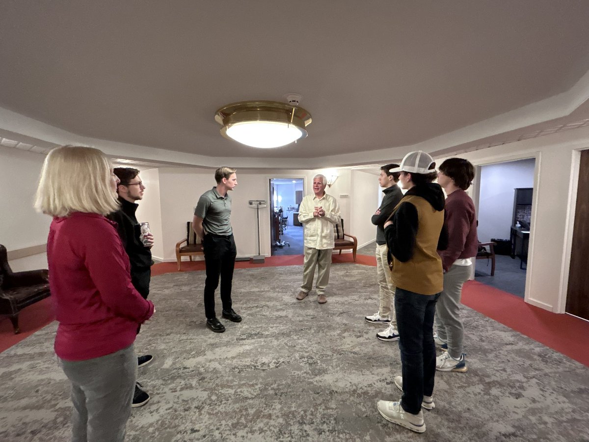 DSJMinistry's tweet photo. On the first day of Spring break, instead of sleeping in, Spartans &amp; faculty visited Jesuits at St. Ignatius Hall, some taught at De Smet.

We ended our time together celebrating Mass.  Want to join us next time? Stop by Campus Ministry for info

@DeSmetJesuitHS @JesuitsUCS https://t.co/MmHtTzvYpr