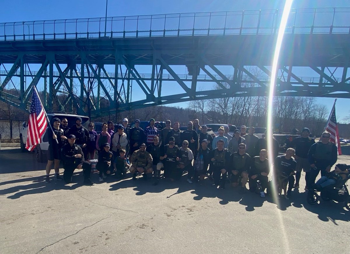 USMSPortlandME's tweet photo. On Friday, March 8th, 2024, the United States Marshals Service (USMS), D/ME participated in the  Fallen Heroes Honor Run. This nationwide event, now in its eighth year, honors the brave law enforcement officers across the country who have made the ultimate sacrifice. https://t.co/cLMpaCOgjb