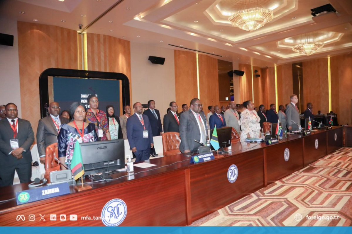 Ujumbe wa Tanzania katika Baraza la Mawaziri la Jumuiya ya Maendeleo Kusini mwa Afrika (SADC) ukiongozwa na Naibu Waziri <a href="/mfa_tanzania/">MFA Tanzania</a> Balozi Mbarouk Nassor Mbarouk katika picha ya pamoja baada ya kumalizika kwa Baraza hilo jijini Luanda, Angola tarehe 11 Machi, 2024.