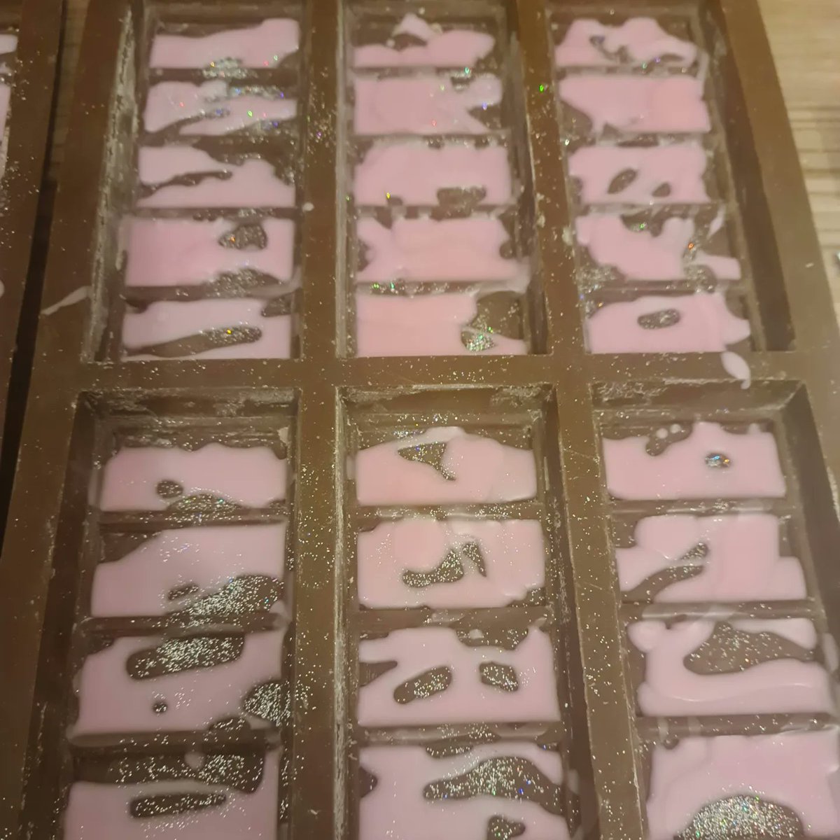 eve_bees's tweet image. An evening of wax melt making and honey jarring  for us 👍
We hope that you're all having a fun filled evening.
#busybees #evening #hardworkpaysoffs #MHHSBD