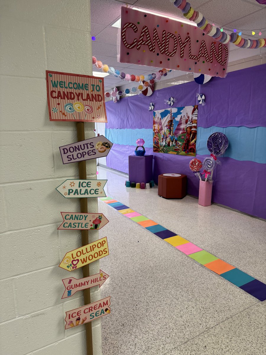 This year’s RAM (reading,art,music) month is Candyland! We’ve got the book nook all set and lots of fun planned! 🍭 🍬 <a href="/beachmusic75/">Jennifer Nannery</a> <a href="/HRichardson_VB/">Heidi Rinehart-Richardson</a> <a href="/KESIndians/">KempsvilleElementary</a> #YouthArtMonth #ElementaryArt