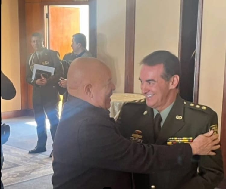 farodeluzazul's tweet photo. Y esta mierda que significa ???
Alguien me puede explicar ? https://t.co/SY1jYOWH9Z