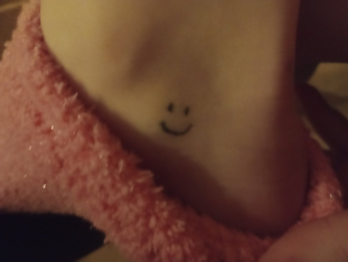 GSoph34's tweet photo. @Memeulous Princess and the frog, and a lil smiley https://t.co/tC9cZn19dY