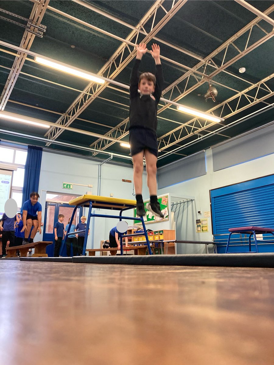 latimerprimary's tweet image. Wow!Our #LatimerPE lesson today was based around using flight from hands to travel over apparatus. #ClassVC did a great job, had fun and were working safely with others around. #ActiveLatimer