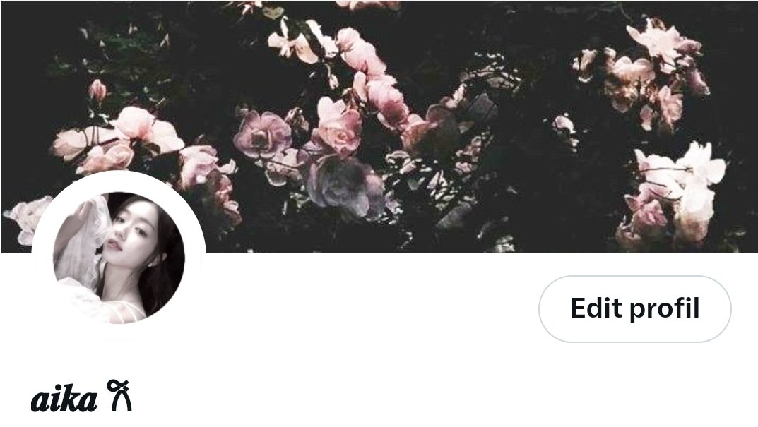 ㅤ
🥀。dasar aika. belum tentu kembali, tapi sudah bingung ingin memakai wajah siapa. 
ㅤ