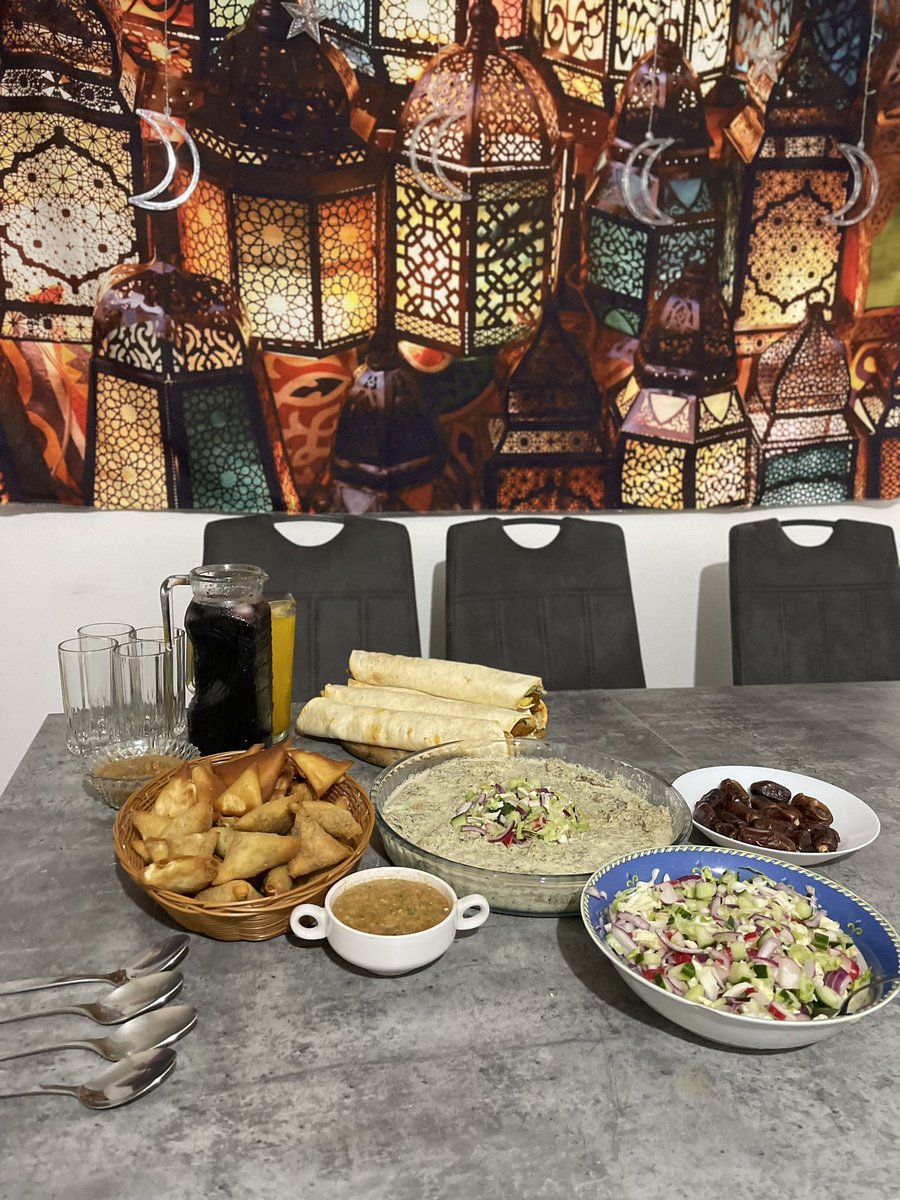 KhuloodAlammari's tweet image. 18:16🕕

Das war unser #ifter für heute 🌙♥️.
That was our ifter for today.
هذا فطورنا لليوم