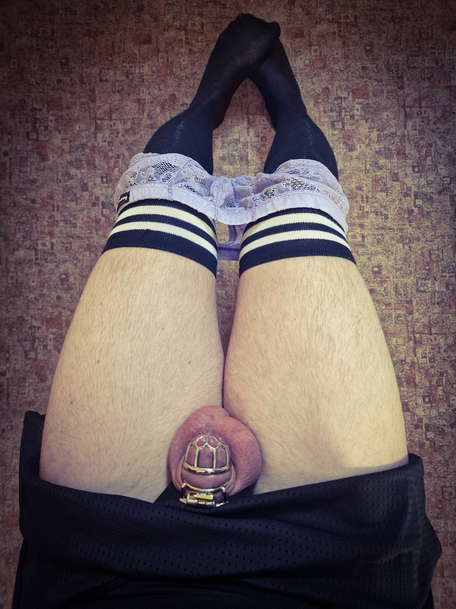 UkPowerBottom's tweet photo. Do I look cute in my socks and panties🫣☺️ https://t.co/ffAZnBHfkN