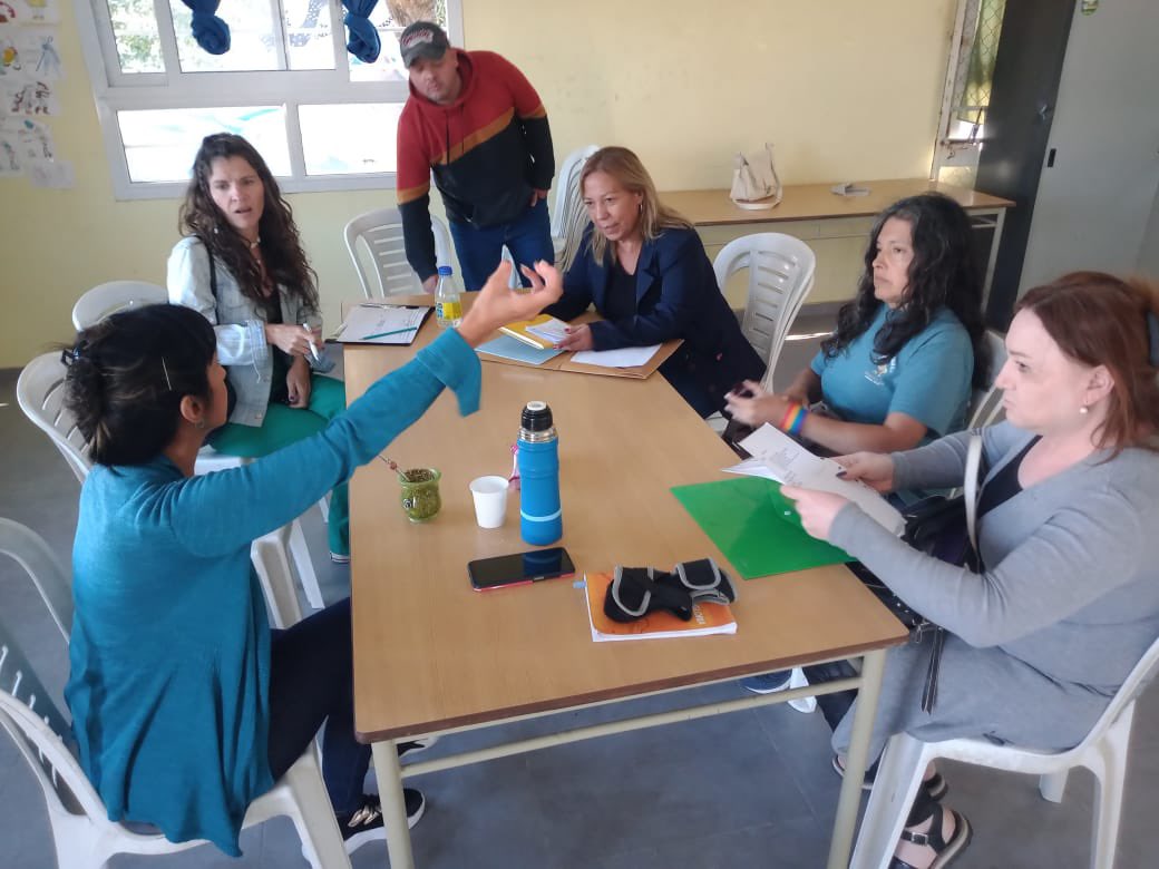 GiovanettL's tweet image. ☘️ Nuevos Talleres Municipales de #Costura #Arte y #Locucion en las Sociedades Vecinales de la #CiudadDeNeuquen ☘️
@DDHH_RI_CI @munineuquen @MarianoGaidoOk