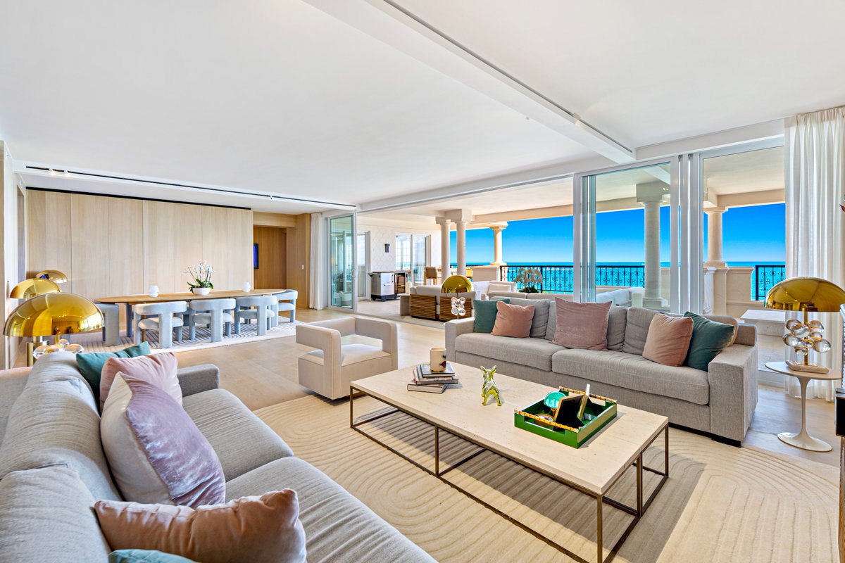 MIAwaterfront's tweet photo. Price Reduction‼️ Designed by the esteemed Koen Van Loo of EA2.

7954 Fisher Island Dr #7954 | Miami Beach
7 Bed | 7.5 Bath | 6,820 Living SF 

💸Asking Price: $22,000,000💸

𝐉𝐮𝐥𝐢𝐚𝐧 𝐉𝐨𝐡𝐧𝐬𝐭𝐨𝐧⁣⁣⁣
Broker Associate - @corcorangroup
#forsale #corcoran #fisherisland https://t.co/3Uu1qXkzGl