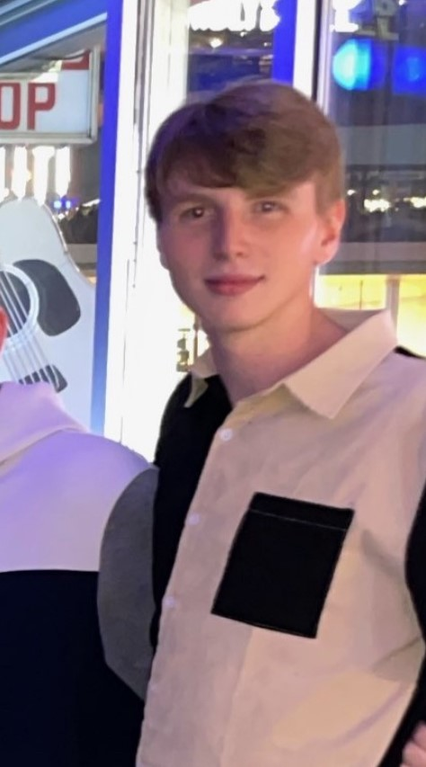 Officers continue to work to locate missing person Riley Strain, 22, who was last seen Fri. night by friends @ a Broadway bar in Nashville. Riley is from Missouri and was visiting. He is 6'5' tall with a thin build, blue eyes and light brown hair. See him? Pls call 615-862-8600.