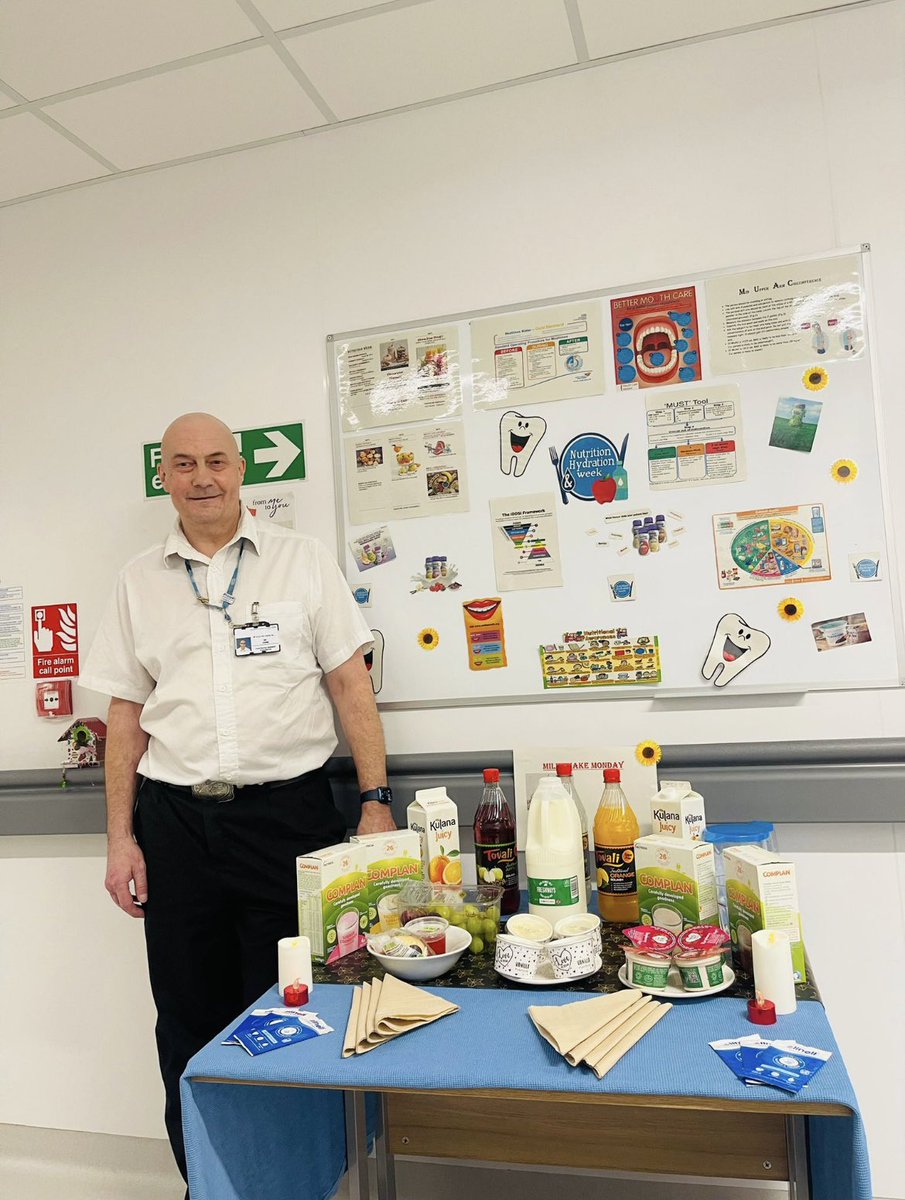 Today is Milkshake Monday!! With our fantastic HCA's, nurses, dietitian's, students, caterers and patients
#NHW2024
#NutritionAndHydrationWeek

*all photos used with informed consent*