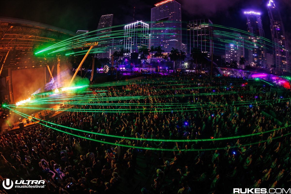 Photos from @ultra Miami 2023 Day 1 are now up, with photos of @OfficialRezz @HARDWELL @afrojack @dadalife @Jeff_Sutorius @gryffinofficial @CharlottedWitte @JonasBlue @SamFeldtMusic @DJFrankWalker Full Gallery: photo.rukes.com/umf23a/umf23a.…