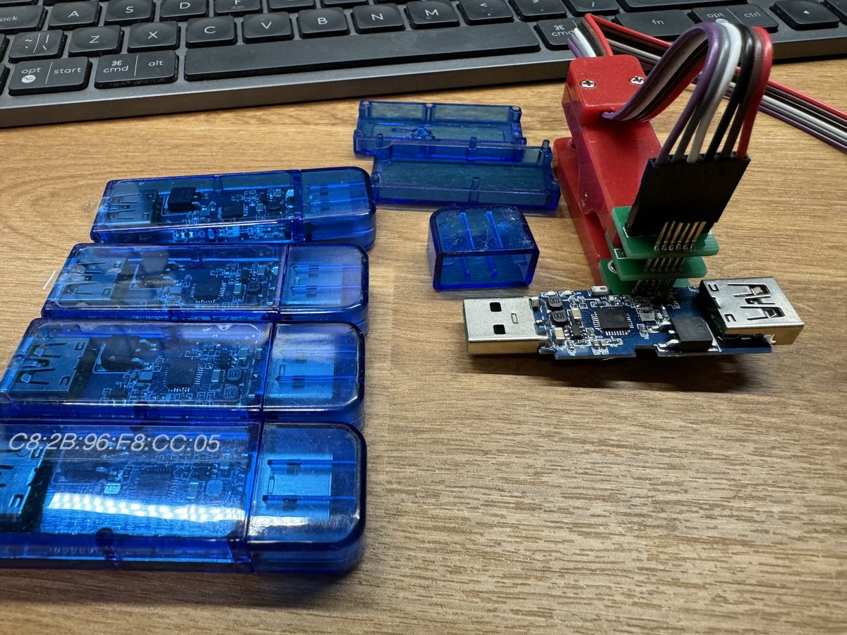 DominikPalo's tweet photo. @jurajrepcik @chiptronCZ @danmaneu tiez ich rad pouzivam, prave vcera som flashoval Tasmotu do 6x USB smart switchov, kde je rozostup iba 1.27mm - bez pogo "stipca" by to bolo celkom trapenie 🙂 https://t.co/bKuBdzu3xY