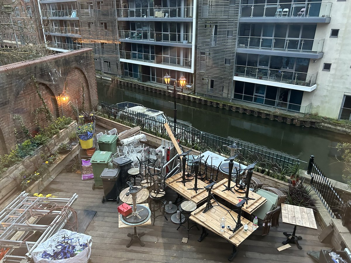 PubsSaving's tweet image. Lights are on at The Constitution pub in Camden. 🍺 Have a look inside! 👀 It feels like a pub that has always been there. Closed for four years - staff are getting ready to welcome customers this weekend. Check pub instagram for updates. #pubsreopening