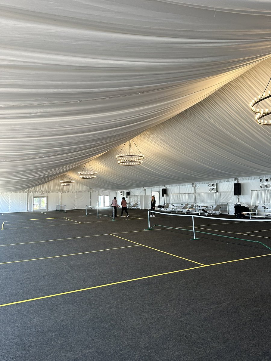 QuestMindshare's tweet image. T-minus 1 hour until serve 🏓

#samplecon #pickleballtournament @Samplecon