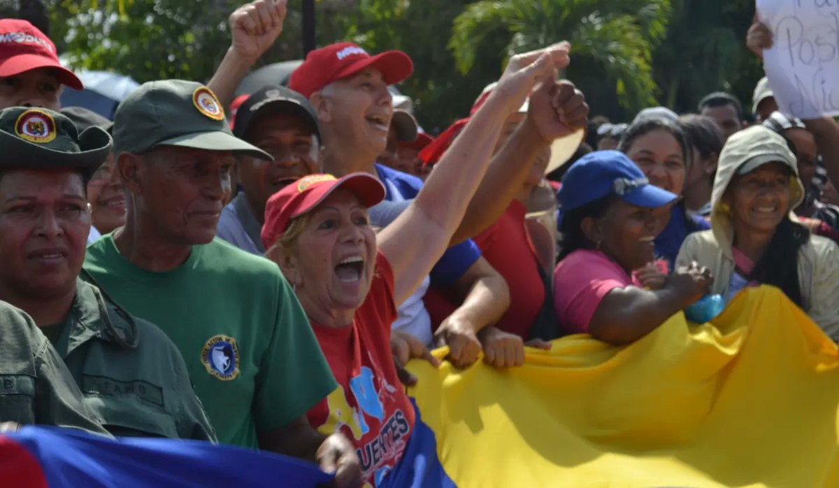 ErnestoLunaPsuv's tweet photo. Bienvenido al estado Monagas, presidente @NicolasMaduro, tierra de Leonardo Infante y de un pueblo que se mantiene leal a la Revolución Bolivariana. ¡Seguimos en victoria! https://t.co/UVwh50QkQF