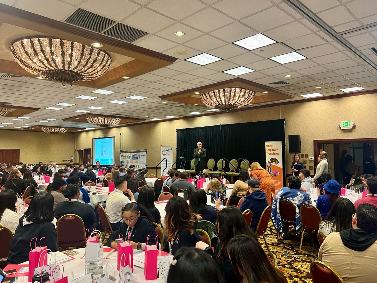 Mayor_Steinberg's tweet photo. Honored to receive the Trailblazer for Afterschool Excellence Award from @SaveAfterschlCa at the 20th annual California Afterschool &amp; Summer Challenge. Thank you for recognizing the importance of afterschool programs and youth mental health. https://t.co/wkpdFne07G