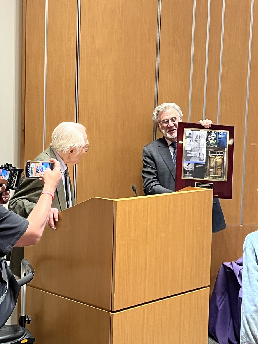 What a lovely event today celebrating Jerry Lowenstein’s 60+years of doctoring, teaching, research, and fiction and non fiction writing. A renaissance man and inspiration to all of us @NYUnephro @NYULH_DeptofMed