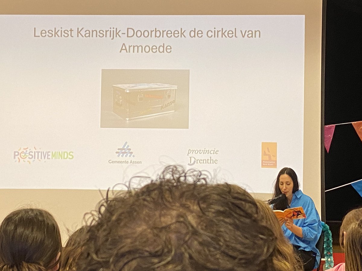OBSDriemaster's tweet photo. Vandaag samen met @klarinas aanwezig geweest bij de de lancering van de Leskist Kansrijk - Doorbreek de Cirkel van Armoede. 
De leskist is vanaf komend jaar te leen bij de bieb #dnk. 
Marieke Ariens, schrijfster van het boek ‘Jubeldag’ dat ook in de leskist zit, las voor. https://t.co/cjWT6Qj3Le