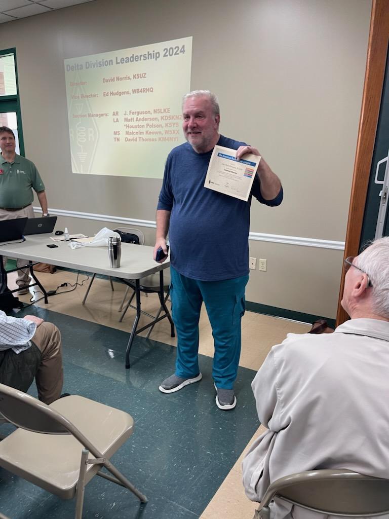 jmark71111's tweet photo. Was Surprised and Overwhelmed to be appointed ARRL Delta Division Assistant Director by Delta Division Director David Norris K5UZ at the Rayne Hamfest on Saturday. Thank you David for your continued confidence and friendship! https://t.co/MOclElXpeR