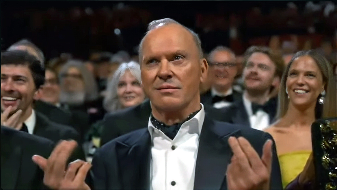 #ThatsSoBatman!

Everybody's talking about #MichaelKeaton, #ArnoldSchwarzenegger, and #DannyDevito mixing it up at the #Oscars, but nobody noticed that Keaton traded in his formal bow tie for a very #BruceWayne ascot. #Perfection!

#batman
#penguin
#mrfreeze