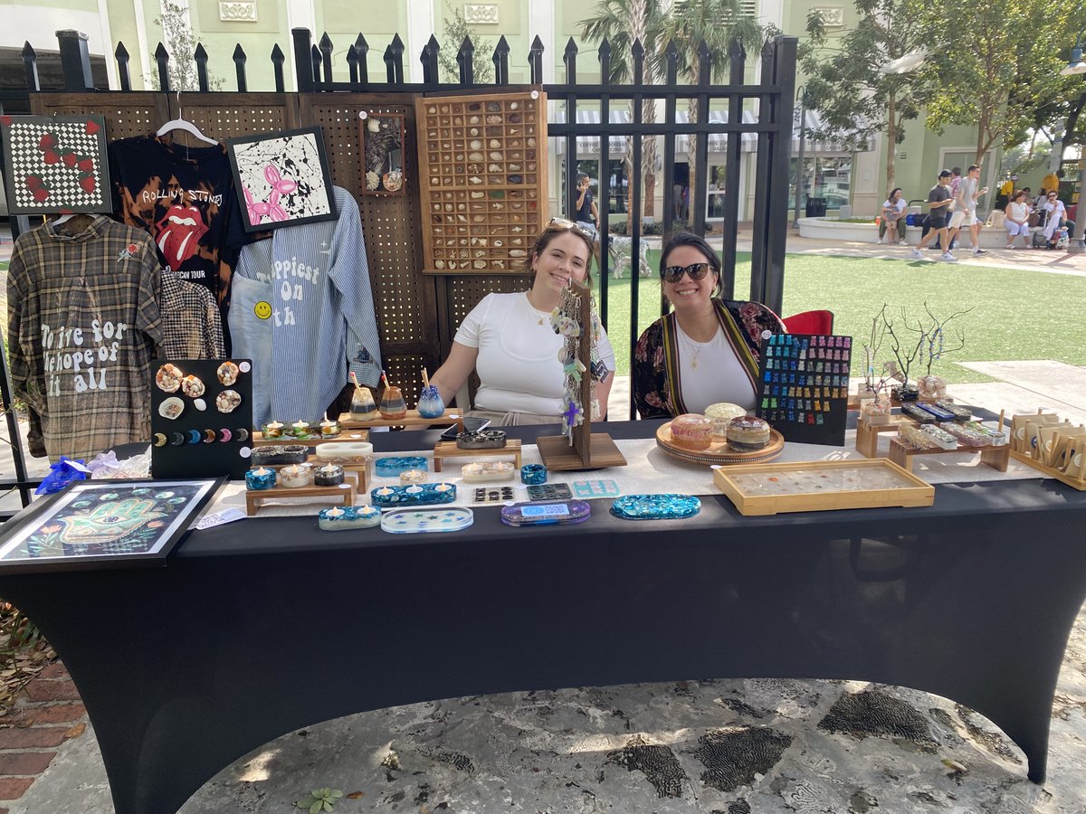 Thank you to all of the amazing vendors and shoppers that came out to our Craft Fair on Saturday!

#stranahanhouse #stranahan #iamhistoric #stranahanhousemuseum #housemuseum #historichome #lasolas #fortlauderdale #ftlauderdale #craft #craftfair #localevents