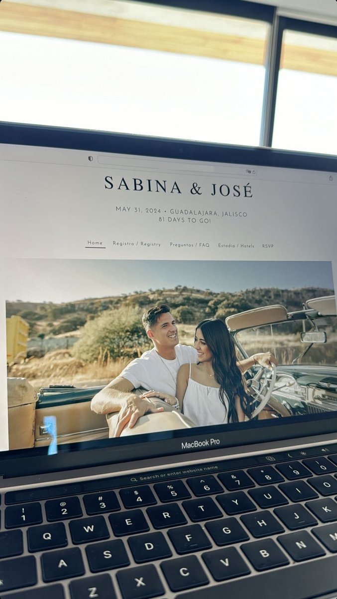 jisoonextdoor's tweet photo. "vamos sair dia 31 de maio?"
"não posso, tenho compromisso"
o compromisso:
acompanhar o casamento da sabina!!! https://t.co/f70cEktETg