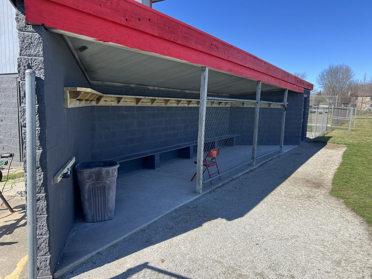 PHSIndiansSB's tweet photo. @SCAIndiana Built our dugout racks this weekend https://t.co/f97NqR1ZNQ