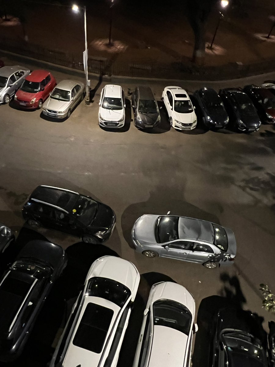 GowaliaTank2636's tweet image. #Tardeo is not capable or #Lazy.  @MTPHereToHelp not doing your job is why #DoubleParking #CornerParking #WideParking is a #constant at 1, Tejpal Road, Gowalia Tank, TARDEO, #Mumbai 400026.  #No #Fear of #traffic #police or Rs 1500 ka fine  #NoAction @MumbaiPolice @CPMumbaiPolice