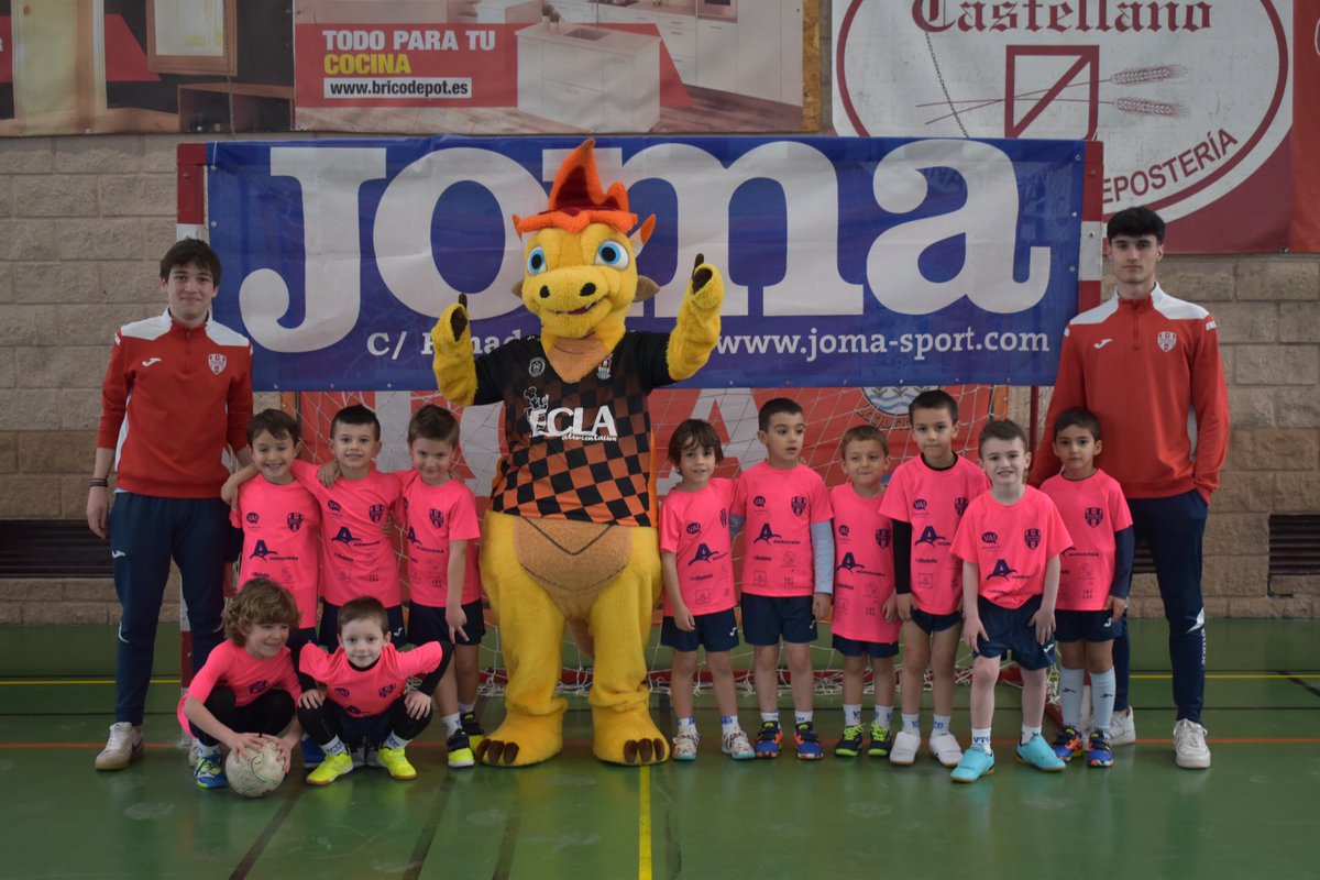 VTGfutbolsala's tweet photo. NOTICIA  | ESCUELA VTG
Los más peques del club disfrutaron ayer de una jornada organizada por @CDLagunaFS 

#PequeCraks
#Aprender
#Disfrutar

⚽️💙#VTG #UVA
#EnEquipo
@FCyLF 
@FutSalRFEF https://t.co/cg3kjnePWO