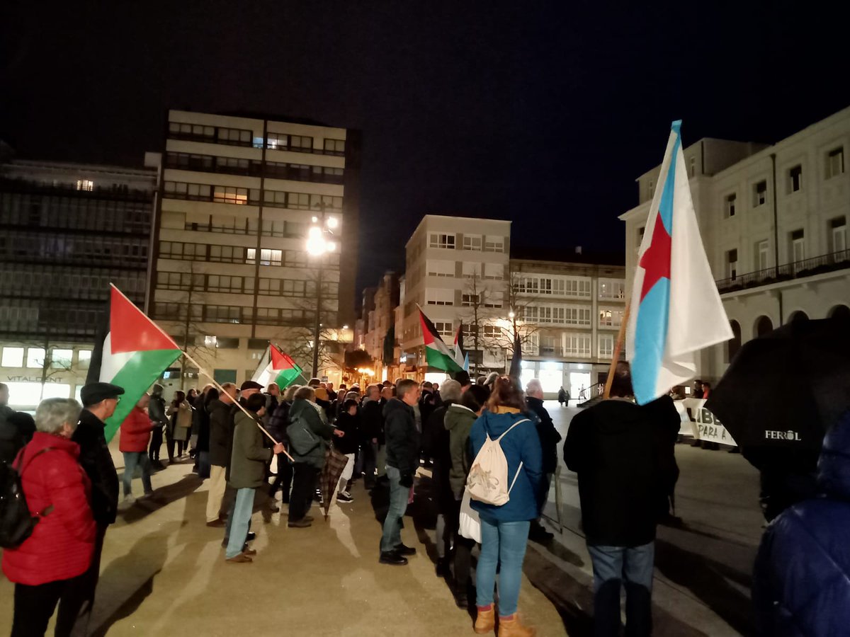 BNGFerrolterra's tweet photo. Un día máis saímos ás rúas en solidariedade con Palestina fronte o xenocidio que está a cometer Israel. #palestinavencerá✊🇵🇸 https://t.co/sULAOcyMPy