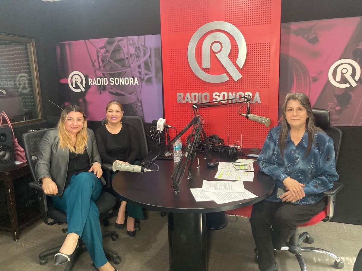 RSonoraFM's tweet photo. ➡️ Esta mañana en Vidas vecinas  con @CynthiaDLVillar platicamos con la psicóloga Gladys Celiceth Díaz y Gabriela Ivette Herrera sobre feminismo. 🟣

Además, Abril Herrera y Ana Laura Garcia de @ceformaIAP nos hablaron del programa de desarrollo. https://t.co/ANiF9T2TG3