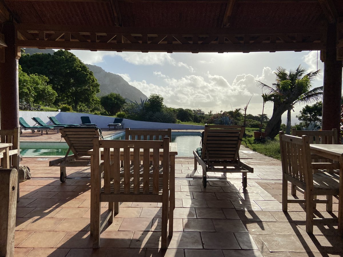 annemieke_vos1's tweet image. October '22

Adembenemende schoonheid van een met een groene deken bedekt eiland, zacht strelend licht, vertrouwde zilt-zoete geur, een warme bries en tropische gastvrijheid 🏝 

#Statia #GoldenRock