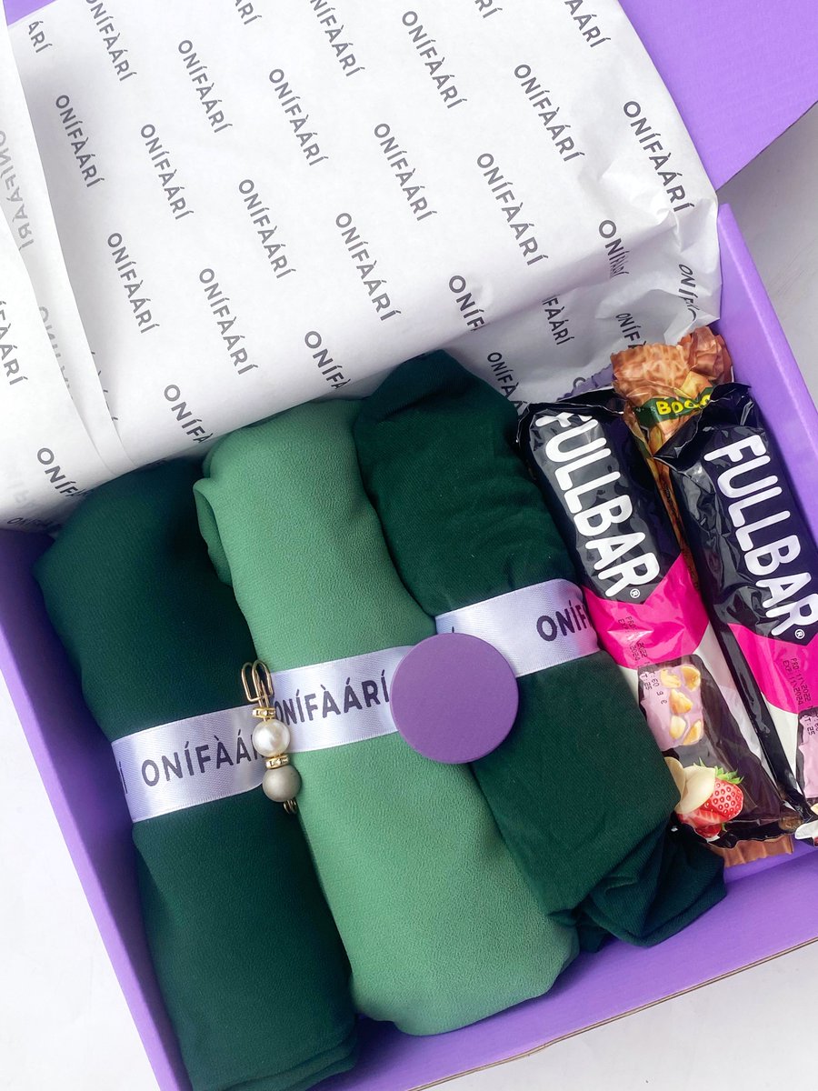 Today, We delivered 10k gift-box to unilorin hostel

Content:2 plain chiffon
Inner cap
Chocolates 
Scarf accessories 
Pop socket

Location:Ilorin
Nationwide Delivery 

Pls Rt