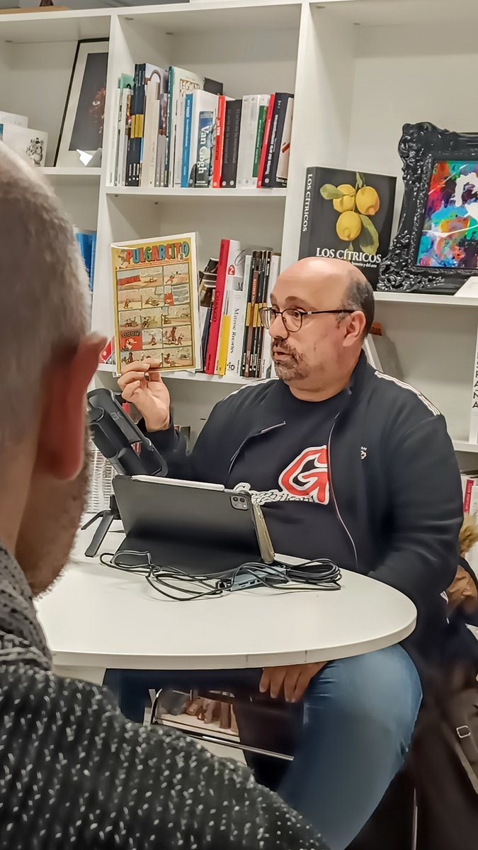 rahego's tweet photo. Aprendiendo sobre comic en @todolibro y A contar del Arte con Fernando Martín https://t.co/iGcivf92YX