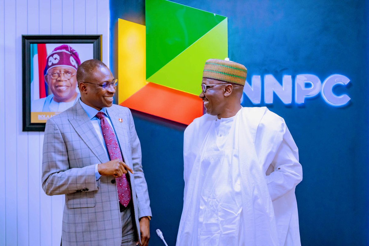 nnpclimited's tweet image. PRESS RELEASE

NNPC Ltd Solicits EFCC’s Support in Fight against Crude Oil Theft

The Nigerian National Petroleum Company Limited (NNPC Ltd.) has appealed to the Economic and Financial Crimes Commission (EFCC) to help tackle the menace of crude oil theft in the country.

The…