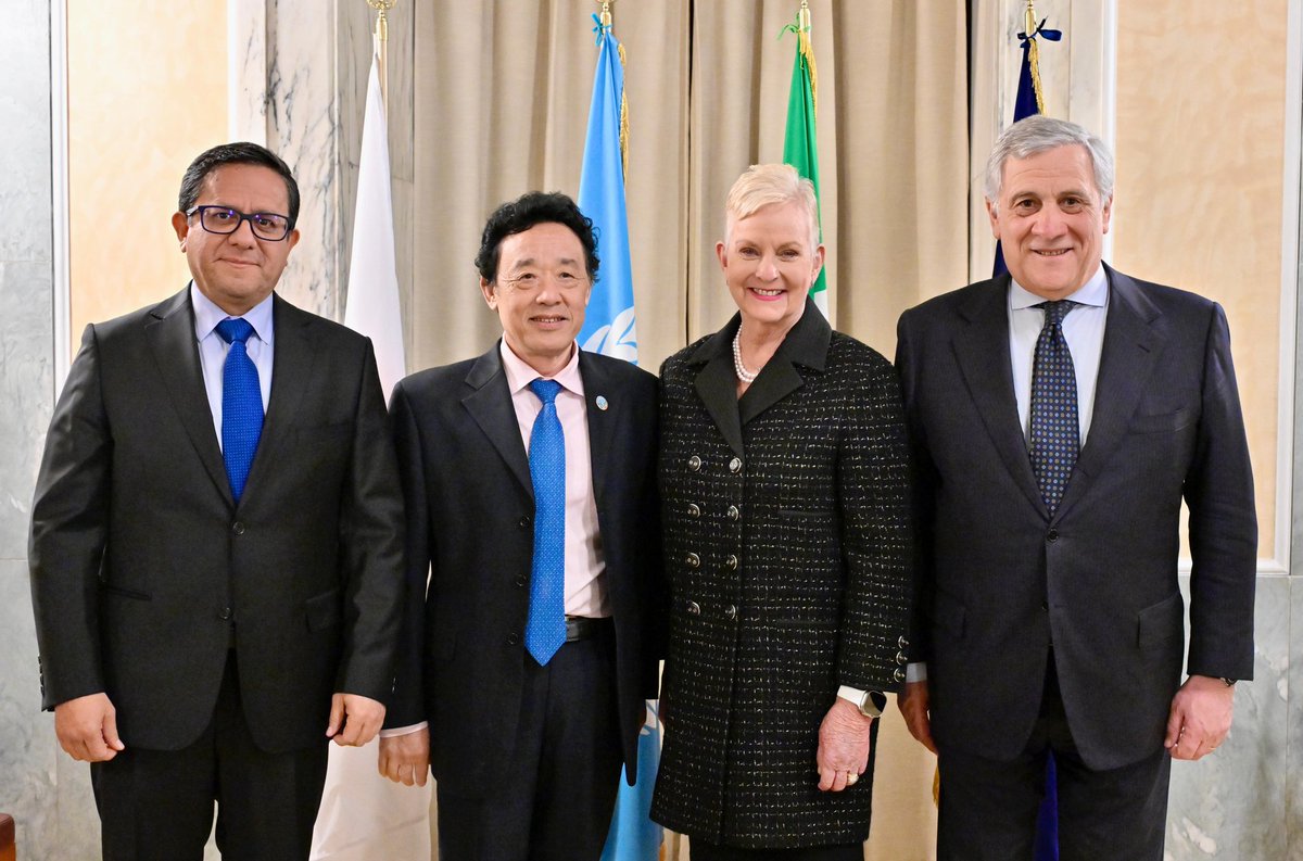 Antonio_Tajani's tweet photo. Ho lanciato con @FAO, @WFP e @ifrc "Food for Gaza", la nuova iniziativa del Governo per assistenza umanitaria e sicurezza alimentare. È urgente e prioritario lavorare tutti insieme per tutelare la popolazione civile a Gaza.
Porteremo i risultati di questo tavolo nella  #UE e #G7. https://t.co/bmkrlhz4Ev