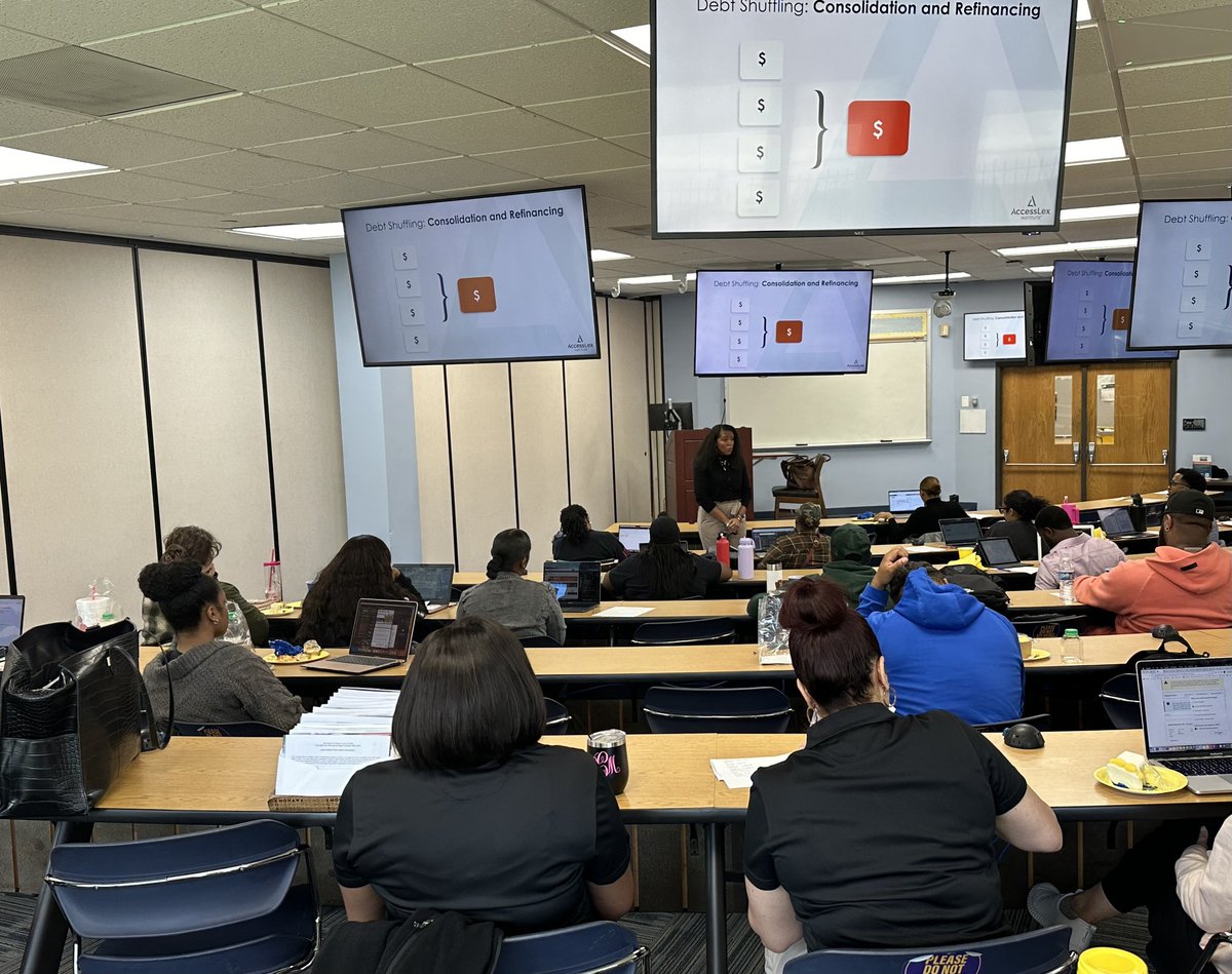 SouthernULaw's tweet photo. Our graduating 3Ls are gearing up for commencement! Today, the Office of Financial Aid hosted their annual Exit Day event where students learned about their how to manage their finances after graduation, including paying back student loans. #SULC #LawyerLeaders #AnalysisMatters https://t.co/hTVjhb3Zjw