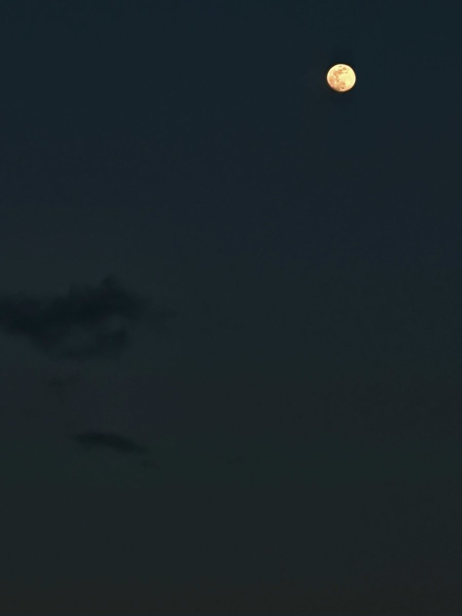 qué bonita es la luna