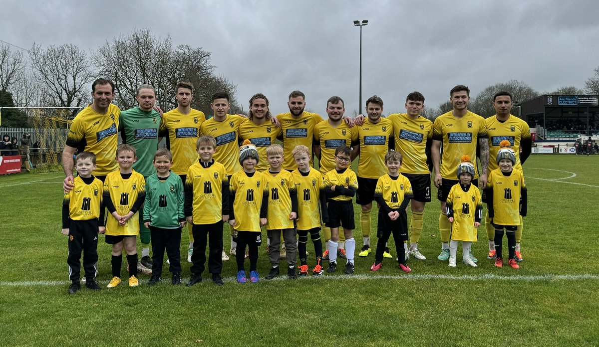 OfficalBAFC's tweet photo. 🤝 | Matchday Mascots

We hope our Buckland Athletic Under 6’s enjoyed their afternoon with us as mascots on Saturday! 

Want to be a Matchday Mascot? Find out more here and be a part of our Matchday Experience ⬇️

https://t.co/T1XGuBBIJG

#UpTheBucks 🟡⚫️ https://t.co/XOR7NXCyfQ
