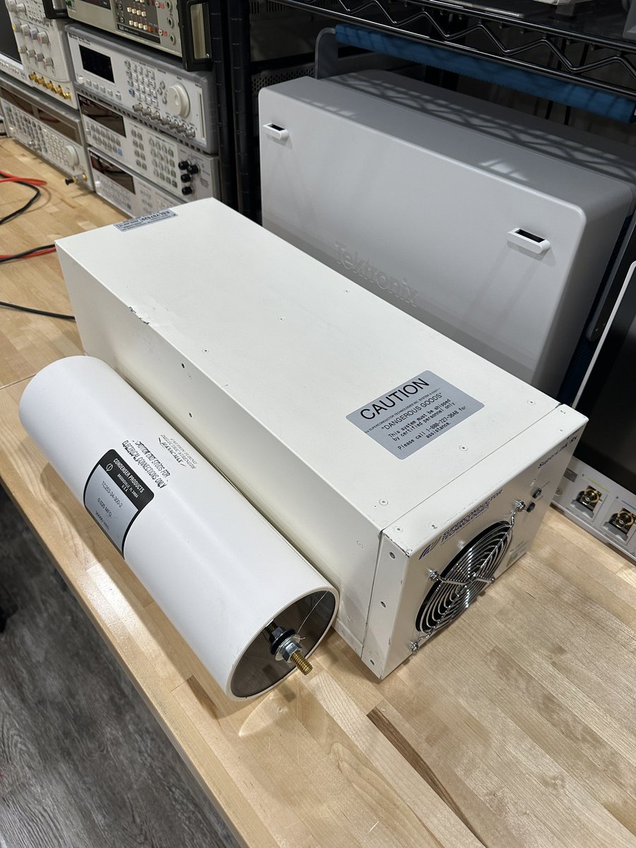 TheSignalPath's tweet image. This magnificent box thing is the topic of a future video. 

Ignore that massive capacitor, it’s unrelated!